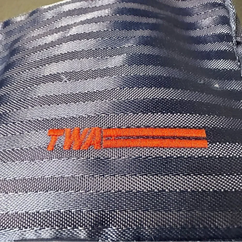 TWA Airlines Embroidered Zippered Personal Amenity Case Bag‎ Pouch - Vintage